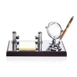 ריג’נט – מעמד שולחני מהודר למנהל,